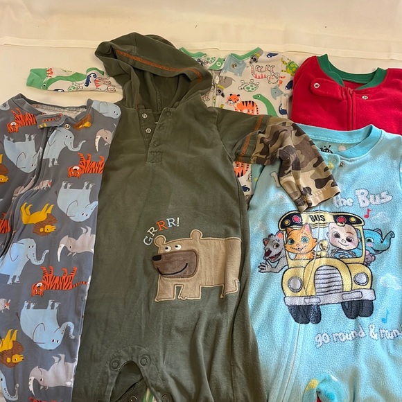 Other - Toddlers Pajama Bundle size 18 no